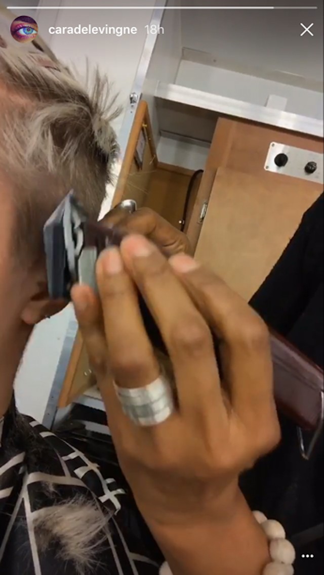 Cara Delevingne kopasz