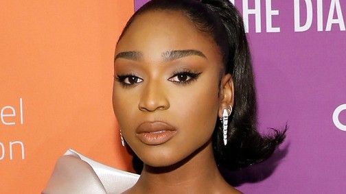 Normani felfújt cicijei majd szétrobbantak a vörös szőnyegen
