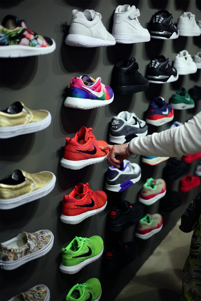 Betoppant a nagy sneaker bolt