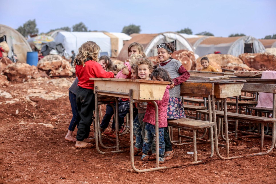 10 éve tart a szíriai háború: az erőszak, a gazdasági válság és a COVID-19 hatására a gyerekek 90%-a szorul humanitárius segítségnyújtásra