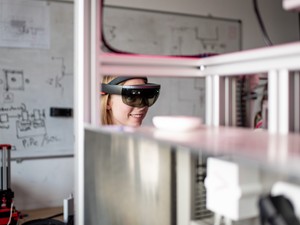 A lányok helye a laboratóriumban van – a STEM-területeken is szükség van a női munkavállalókra!