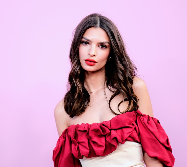 Emily Ratajkowski már nem egyedül pózol pucéran, hanem pasijával
