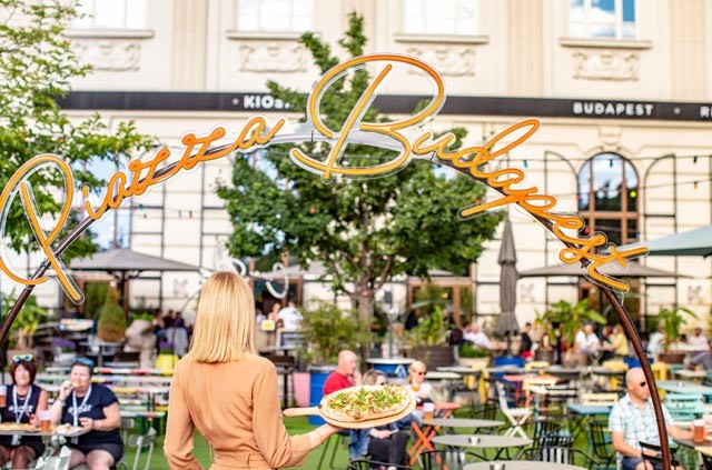 Igen, itt tényleg olyan pizzát ehetsz, mint Olaszországban: Piazza Budapest