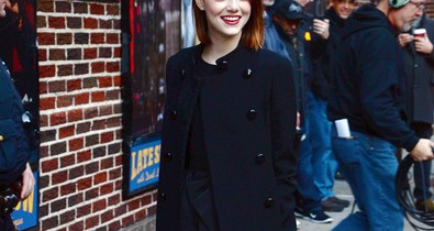 Emma Stone a tökéletes kabátban