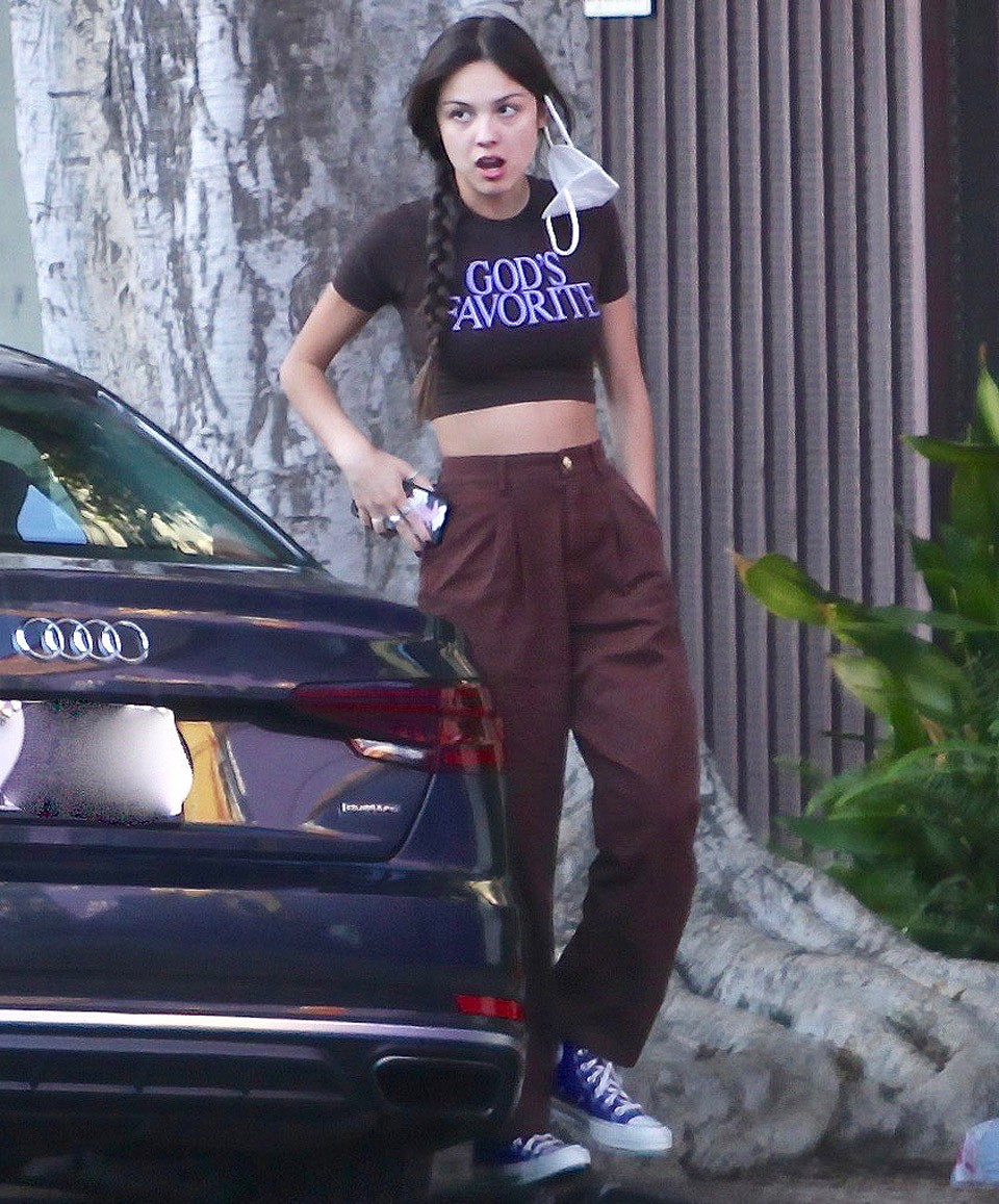  Grunge: Olivia Rodrigo a hétköznapokon lehetne akár átlagos grunge rajongó lány a kilencvenes évekből