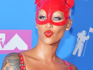 Amber Rose szado-mazo buliba készült, aztán betévedt a vörös szőnyegre