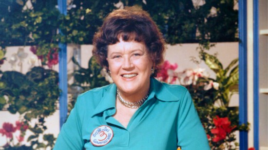 Kémnő volt a főzőműsorok királynője: Julia Childnak köszönhetően a nők főzéshez való viszonya megváltozott