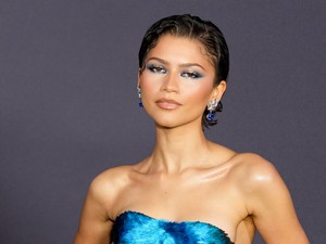 Hihetetlen meztelenruhában indult bulizni Zendaya, és úgy döntött, nem vesz fel melltartót