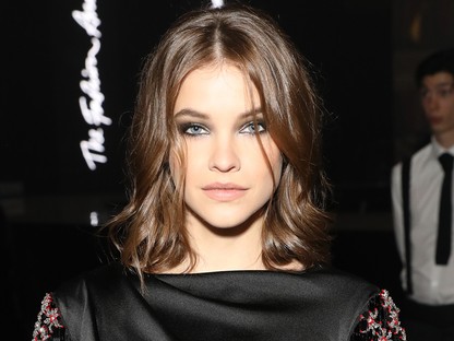 Lángol az internet Palvin Barbi egy szál melltartós posztjától