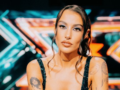 Akár egy született királynő: Tóth Andi sugárzóan gyönyörű a legújabb videójában