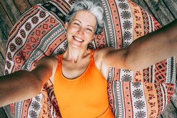 A menopauza nem csak testi tünetekkel jár: Miért érezzük magunkat magányosnak a változókorban?