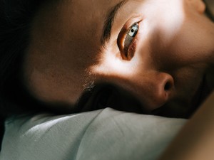 Demenciához is vezethet ez az alvási zavar: ha ezeket a jeleket tapasztalod éjszaka, minél előbb kérd szakember segítségét