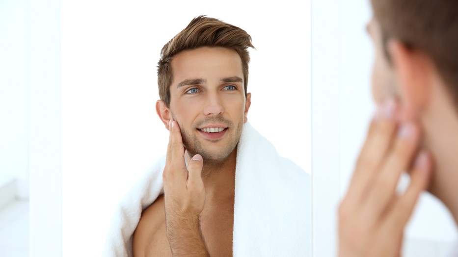 Uraim, figyelem! Télen Önöknek is kiemelten fontos az arcápolás