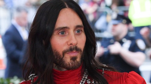 Jared Leto levágott fejével lépett a vörös szőnyegre