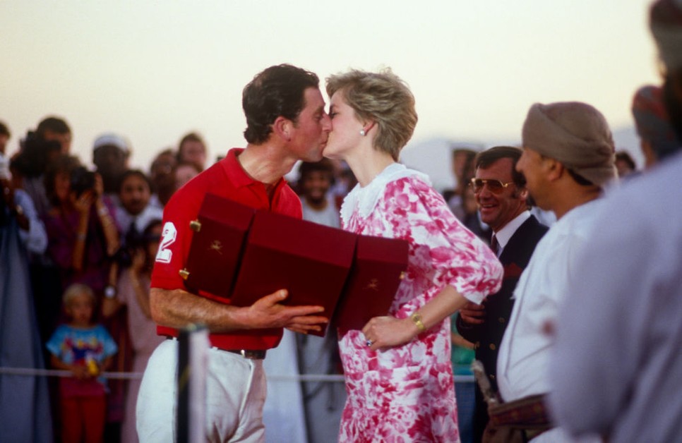 Nehéz elhinni, hogy Károly hercegnek közben szeretője volt