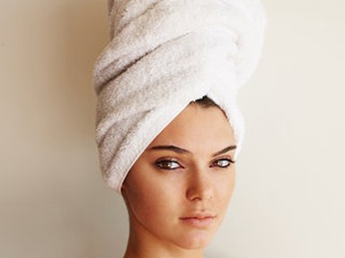 Kendall Jenner és Gigi Hadid csak egy törülközőben