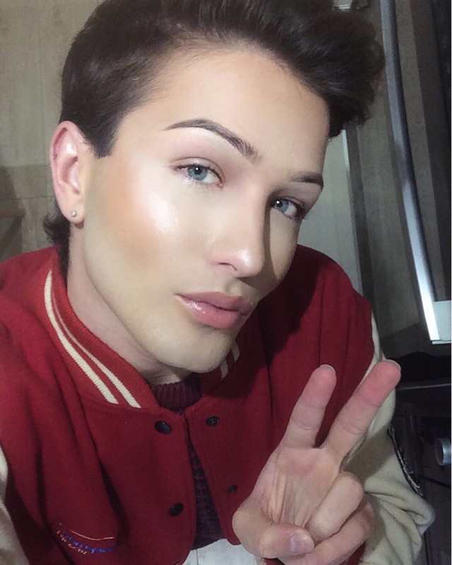 Főnöke arra kérte a férfit, mossa le a sminkjét, ő így vágott vissza