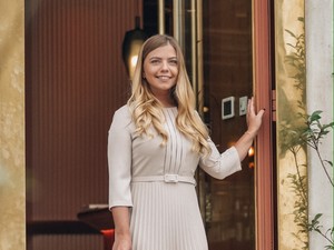 Norina bemutatja a péntek esti randiszettjét