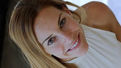 13 másodperc alatt műtötték meg a magyar modell szemét