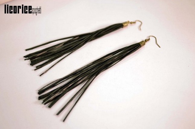 Így születik gyönyörű ékszerként újjá a bicikligumi