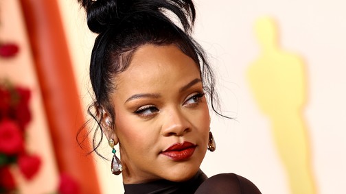 Nincs felszabadítóbb Rihanna vörös szőnyeges megjelenésénél a 2023-as Oscar-gálán