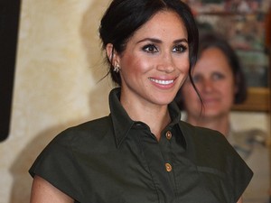 Meghan Markle két testhez simuló ruhában is megmutatta kerekedő pocakját
