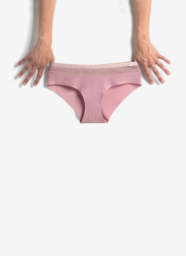 A sloggi bemutatja az első prémium fehérnemű kollekcióját, az S by sloggi-t