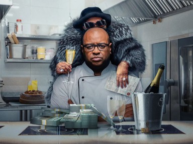 Szívszorító igaz történet áll a Netflix új dokumentumfilmje, az Anyám, a szélhámos mögött