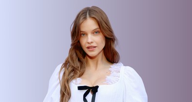 Palvin Barbara várandósan is bevállalta a meztelenruhát, a modell felsője szinte semmit nem takart