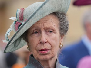 Nagyon kínos bakit vétett a Buckingham-palota: törölni kényszerültek Anna hercegnő születésnapi posztját