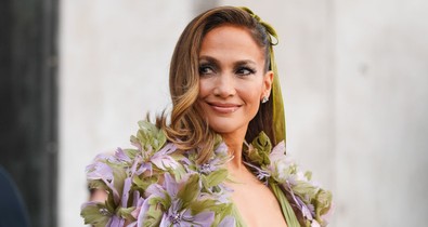 Jennifer Lopez meztelenruhája minden képzeletet felülmúl, csak rá lehetett figyelni a vörös szőnyegen