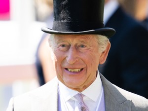 Ő Károly király titkos fegyvere: elképesztően sokat tesz a monarchiáért és évtizedek óta hűséges az uralkodóhoz