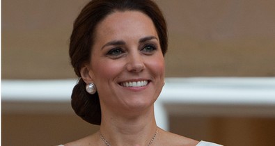 Ilyen különlegesen gyönyörű ruhában még nem láttad Kate Middletont