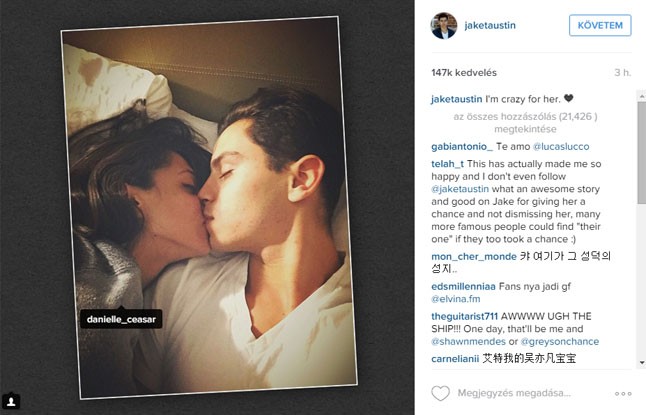 5 évig tweetelt a Disney sztárnak a rajongó, most meg vele jár