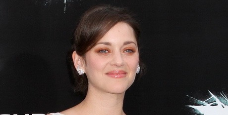 marion cotillard, sötét lovag, christian dior, louboutin, smink