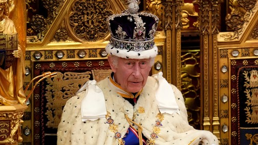 Károly király furcsa hagyományt követ, mindenre gondoltunk, csak erre nem