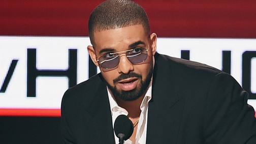 Őrület! Drake 100 milliót költött erre a telefontokra