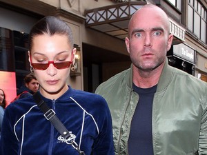 Azonnal internetes sztár lett Bella Hadid folyton aggódó testőréből