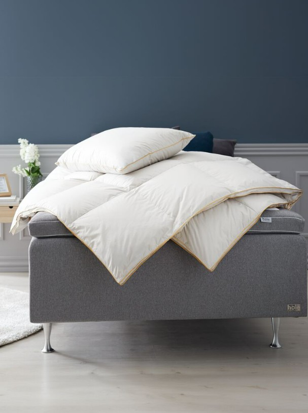 Ahány ember, annyiféle igény, sokan például a mai napig a tollpárnát preferálják - JYSK Libapehely párna 70x80 KRONBORG LOFTET, 35 000 Ft/db