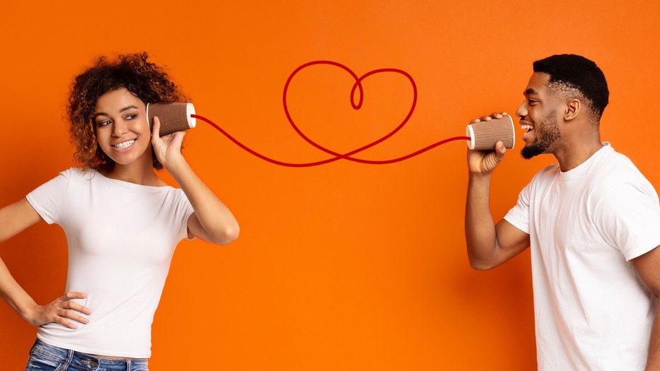 Aki számára ez az elsődleges szeretetnyelv, úgy érzi, a másiktól érkező dicséret, kedves szó, A szavak ilyen esetben többet érnek minden cselekedetnél, ajándéknál.