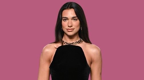 Mára ki is kapcsolhatod a fűtést: Dua Lipa bikinis nyaralós fotói olyan forrók, hogy rögtön felmelegszel tőlük