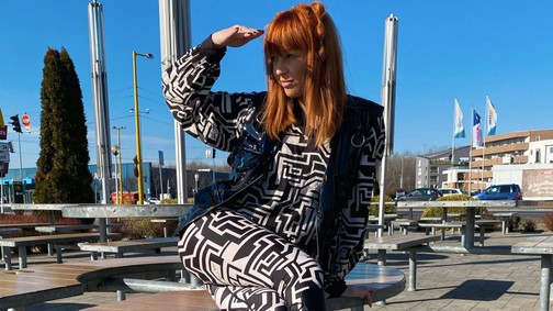 Yamina mai szettjében is van egy kis csavar