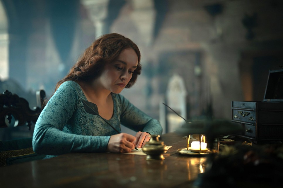 Olivia Cooke mesterien formálja és építi karakterét az HBO nagysikerű szériájában
