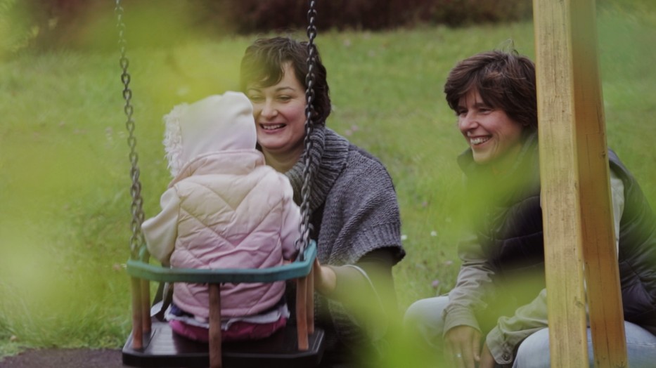 Miért ne lehetne valakinek két anyukája? Az Anyáim története dokumentumfilmet látnod kell