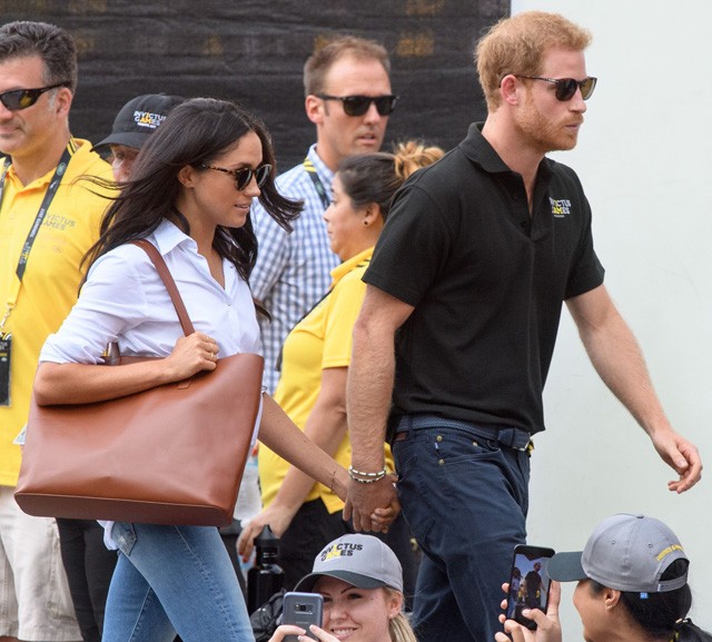 Végre hivatalos! Így romantikázott Harry herceg és barátnője! Annyira édesek!