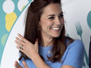 Annyira szuper Kate Middleton ruhájának a színe