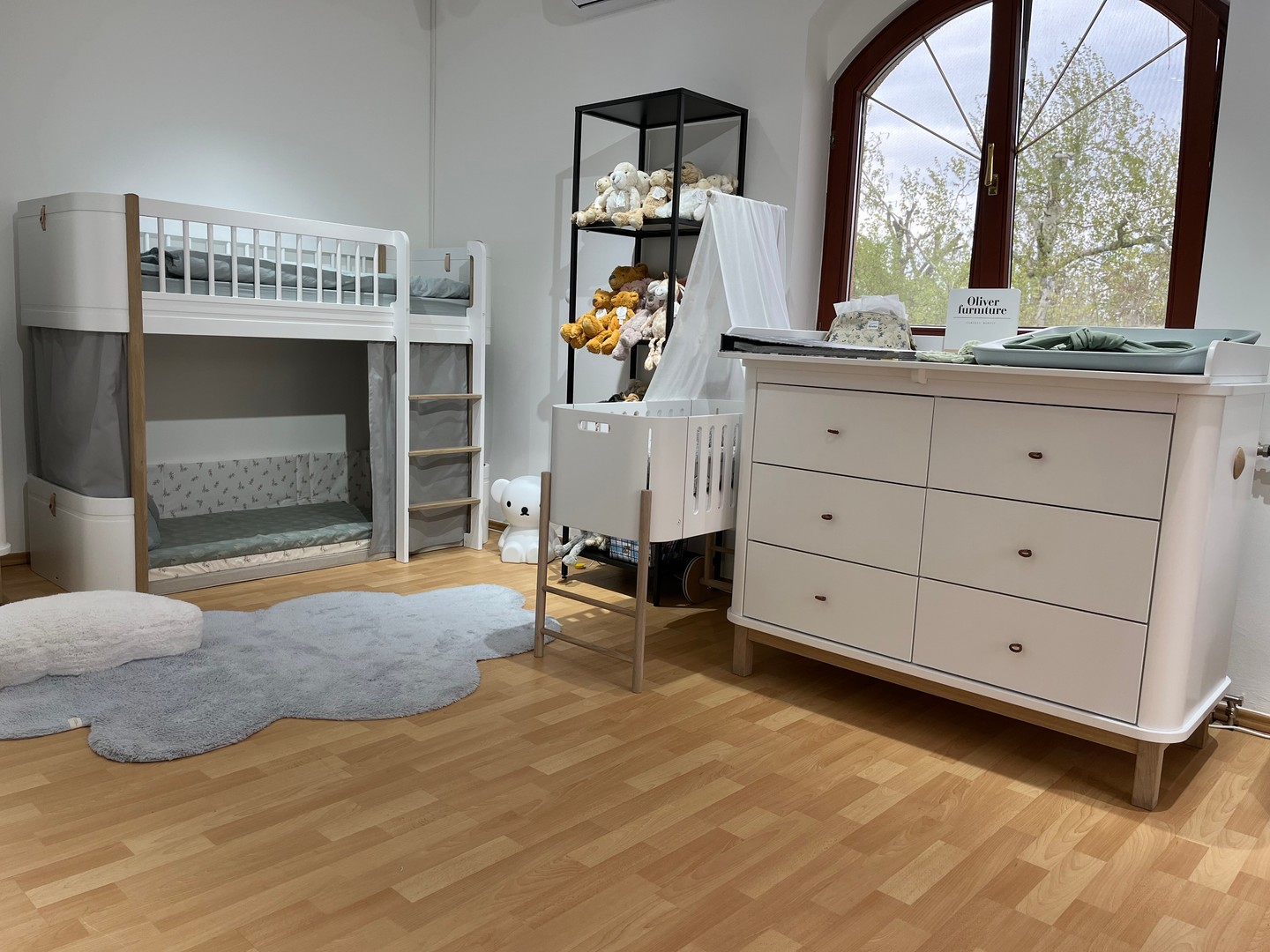 Az Adinish üzlet Budapesten, a második kerületben várja a szülőket és leendő szülőket