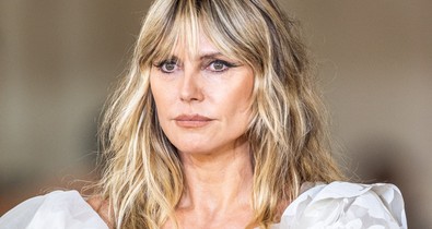 Heidi Klum a világ legzavarbaejtőbb ruhájában lopta el a show-t a Vivienne Westwood divatbemutatón