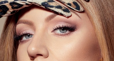 Mostanra teljesedett ki igazán – Tolvai Reni énekesnő szebb, mint valaha, gyönyörű fotók készültek róla a GLAMOUR január-februári számába