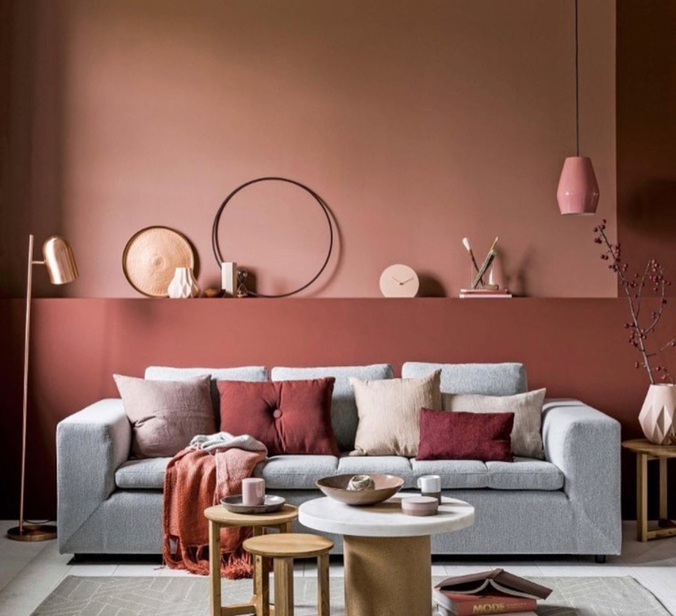 Bézs leheletnyi rózsaszínnel